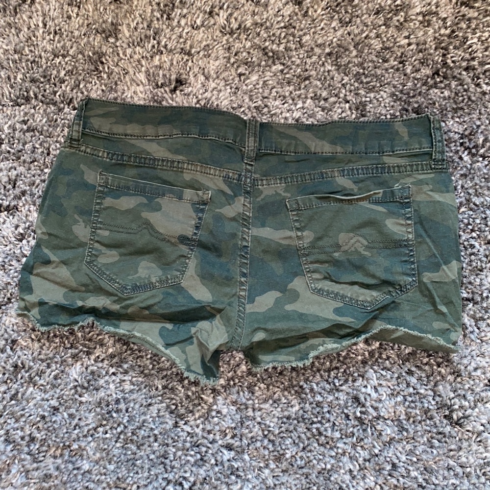 Camouflage Jean Shorts - Juniors Size 5 - Picture 2 of 7